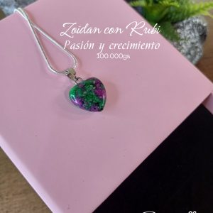 Collar de Zoisita con Rubí en Forma de Corazón